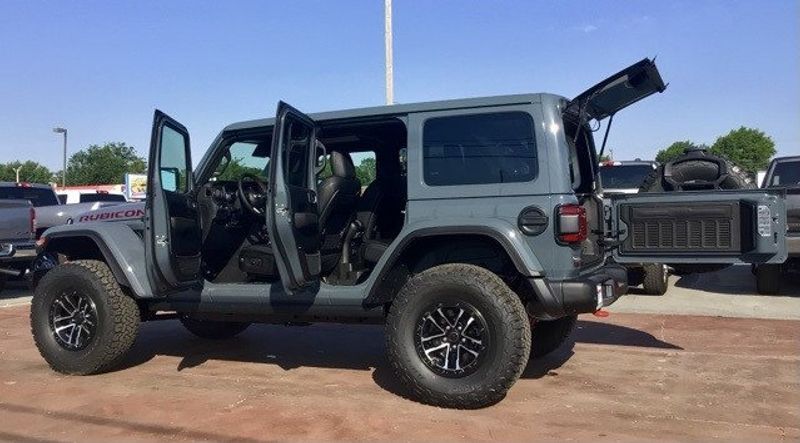 2024 Jeep Wrangler 4-door Rubicon XImage 11