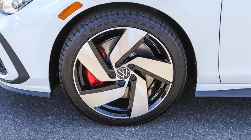 2024 Volkswagen Golf GTI SImage 10