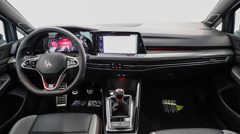 2024 Volkswagen Golf GTI SEImage 12