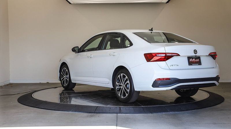 2024 Volkswagen Jetta 1.5T SportImage 2