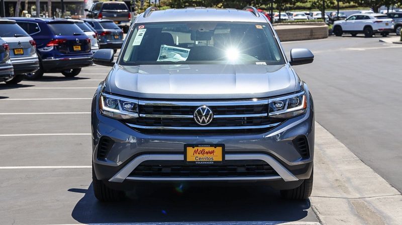 2022 Volkswagen Atlas 2.0T SEImage 2