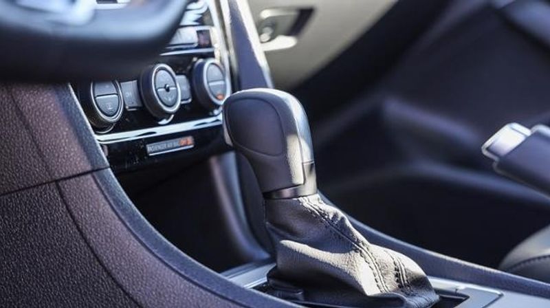 2022 Volkswagen Passat 2.0T SE AutoImage 21