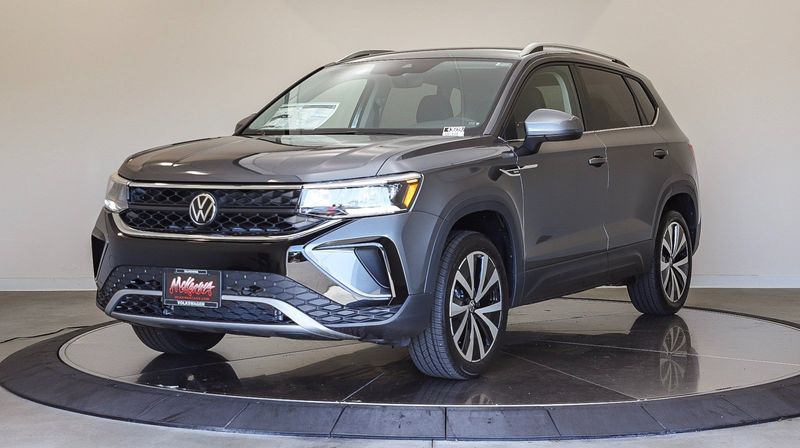 2024 Volkswagen Taos 1.5T SEImage 1