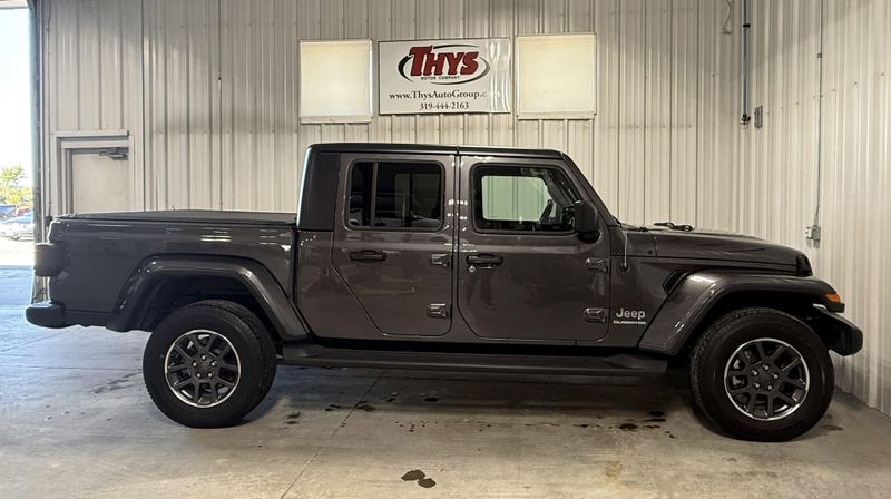 Used 2020 Jeep Gladiator OverlandImage 3