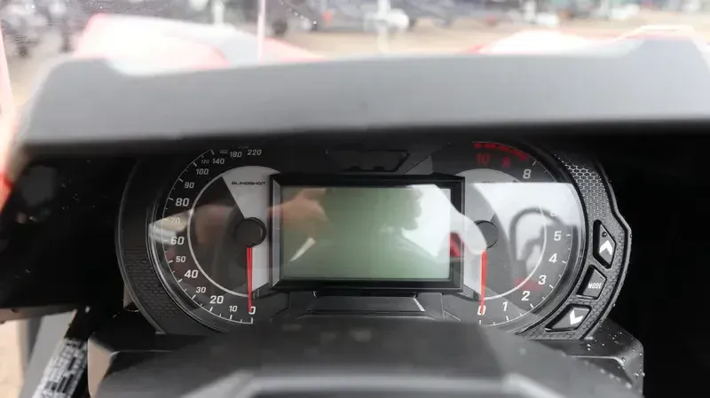 NEW 2025 POLARIS SLINGSHOT S AUTODRIVE Image 20