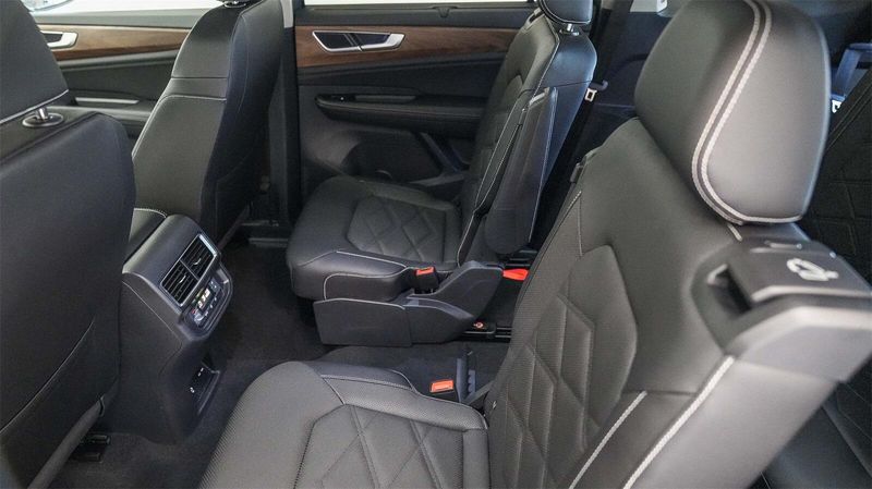 New 2025 Volkswagen Atlas 2.0T SE w/TechnologyImage 18