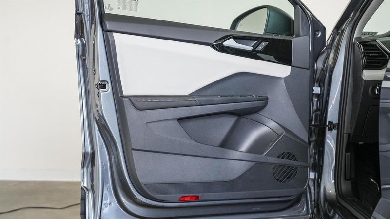 New 2025 Volkswagen Taos 1.5T SImage 21