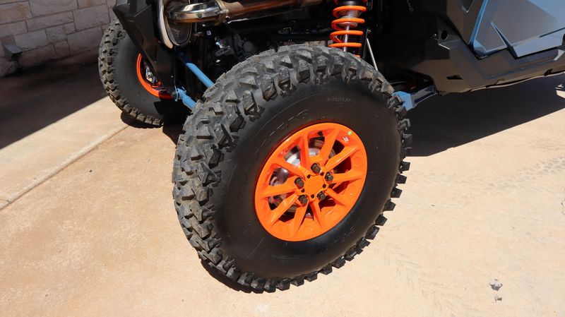 New 2025 Polaris RZR PRO S 4 ULTIMATE ORANGE RUST AND ZENITH BLUE Image 8