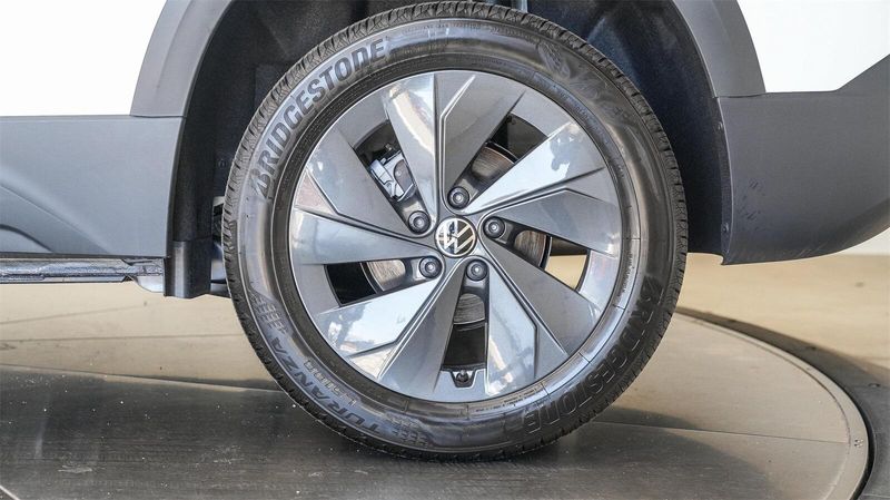 New 2025 Volkswagen Taos 1.5T SImage 9