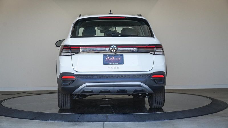 New 2025 Volkswagen Taos 1.5T SImage 3