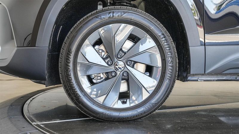 New 2025 Volkswagen Taos 1.5T SImage 10