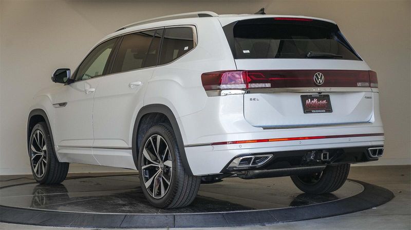 New 2025 Volkswagen Atlas 2.0T SEL Premium R-LineImage 2