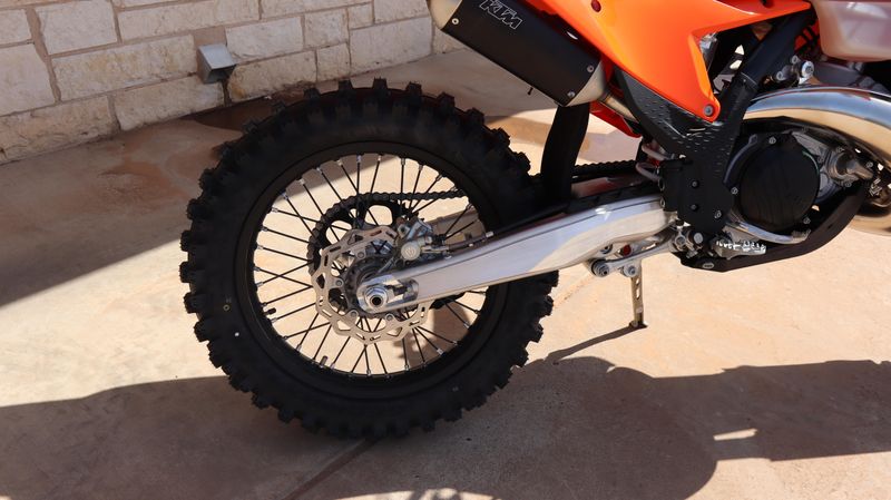 2025 KTM 300 XC ORANGE Image 7