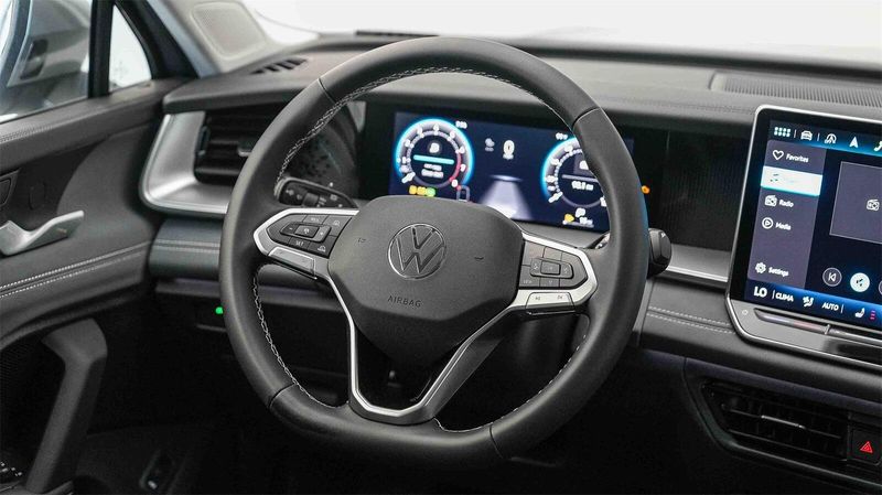 New 2025 Volkswagen Tiguan 2.0T SEImage 16