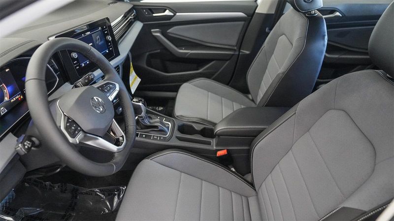 New 2025 Volkswagen Jetta 1.5T SEImage 19