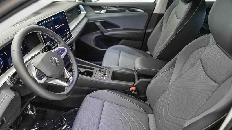 New 2025 Volkswagen Tiguan 2.0T SEImage 19