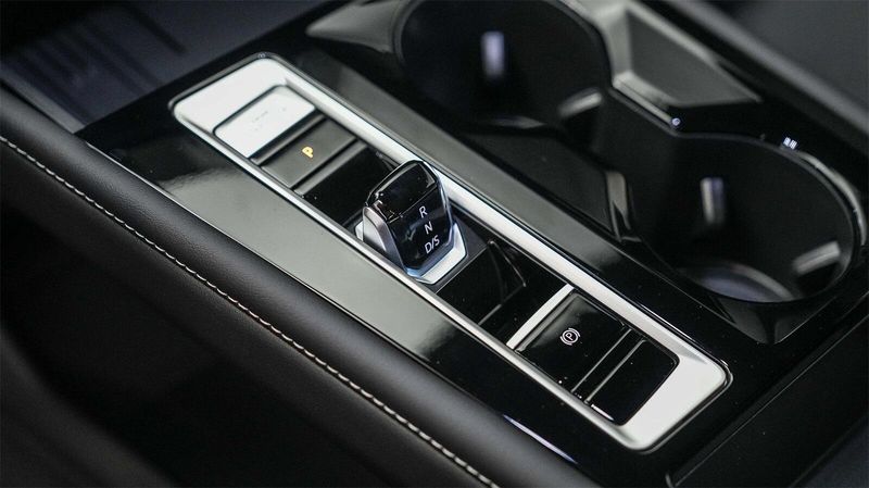 New 2025 Volkswagen Atlas 2.0T SE w/TechnologyImage 21