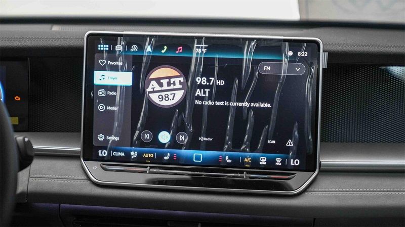 New 2025 Volkswagen Tiguan 2.0T SEImage 14