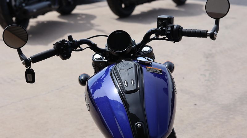 2025 Indian Motorcycle SCOUT BOBBER LIMITED WITH TECHNOLOGY PACKAGE SPIRIT BLUE METALLIC Image 11