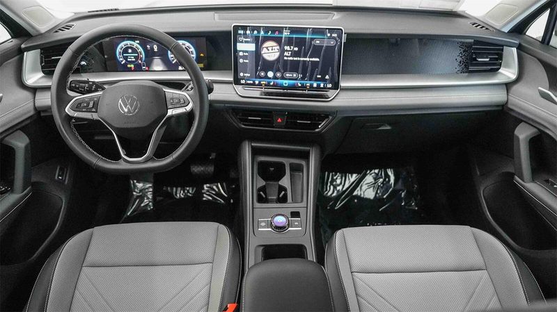 New 2025 Volkswagen Tiguan 2.0T SEImage 12