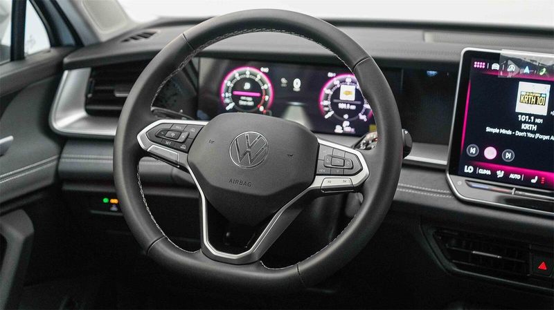 New 2025 Volkswagen Tiguan 2.0T SEImage 16