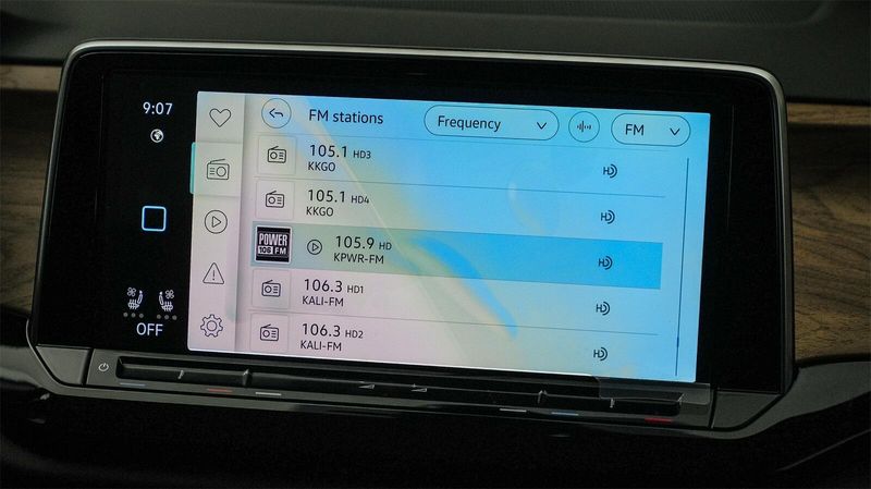New 2025 Volkswagen Atlas 2.0T SE w/TechnologyImage 15