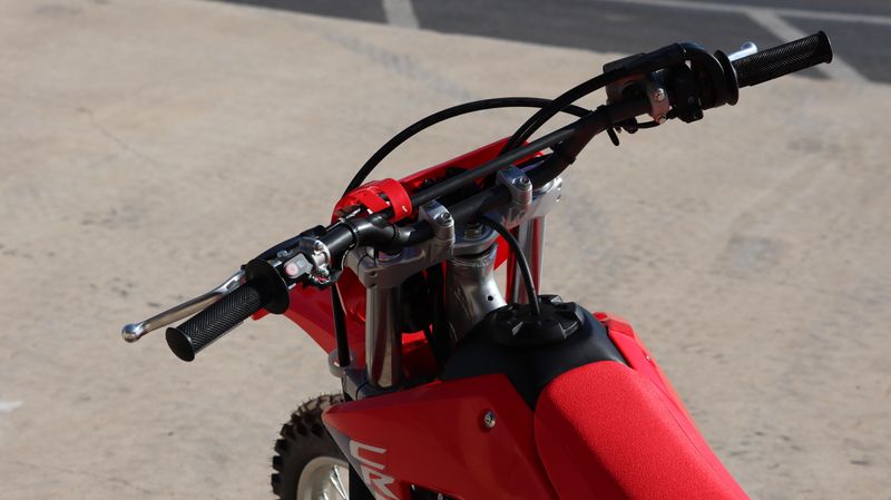 2025 HONDA CRF250F RED in a RED exterior color. Family PowerSports (877) 886-1997 familypowersports.com 