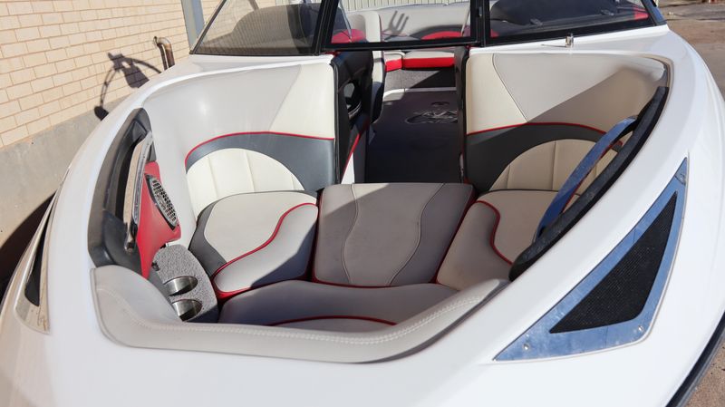 2012 MALIBU 23 LSV Image 29