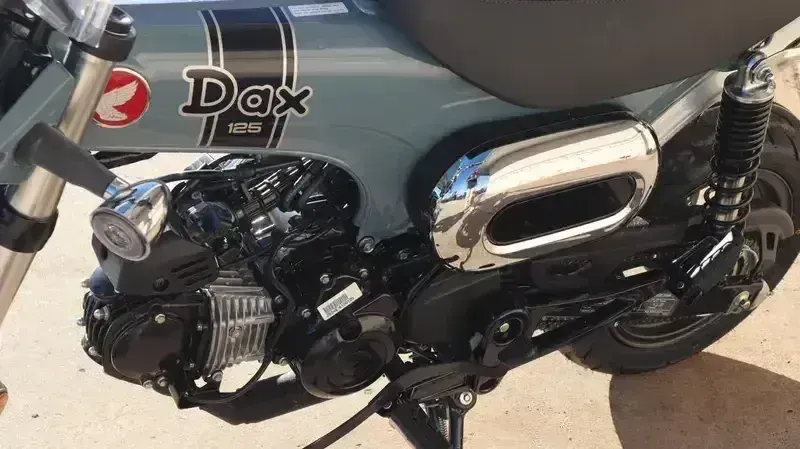 2025 Honda DAX 125 PEARL GRAY Image 3