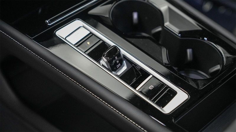 New 2025 Volkswagen Atlas 2.0T SE w/TechnologyImage 20