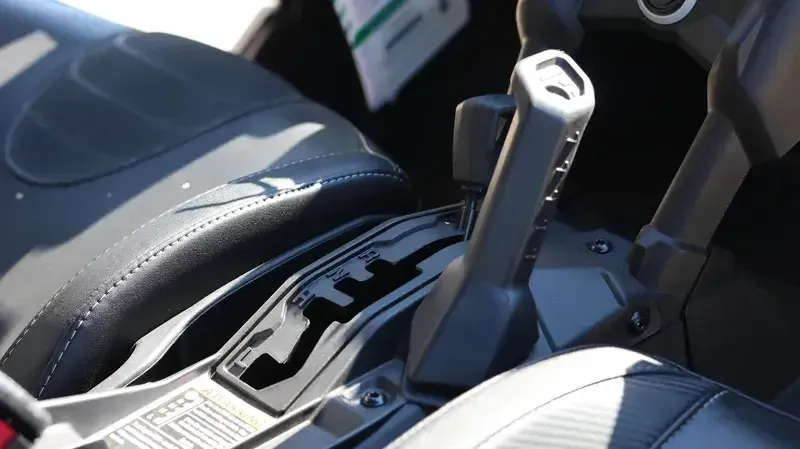 2025 Can-Am MAVERICK X3 MAX X RS TURBO RR WITH SMARTSHOX TRIPLE BLACK Image 17