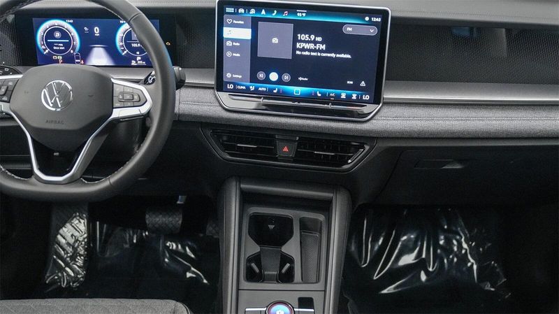 New 2025 Volkswagen Tiguan 2.0T SImage 14