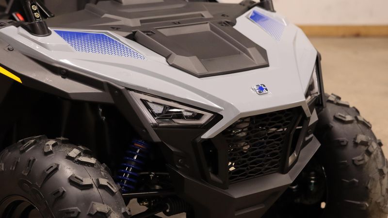 2025 Polaris RZR 200 EFI STORM GRAY  BLUEImage 5