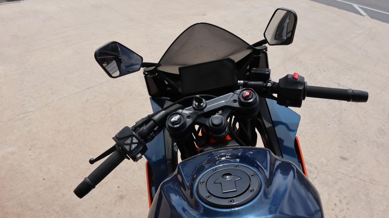 2024 KTM RC 390 Image 9