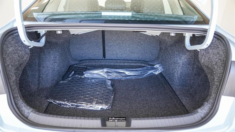 New 2025 Volkswagen Jetta 1.5T SEImage 11