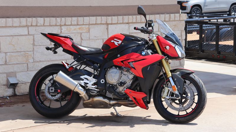 2016 BMW S 1000 R Image 2