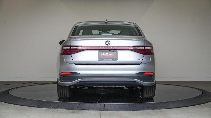 New 2025 Volkswagen Jetta 1.5T SEImage 3