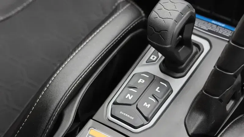 NEW 2026 CAN-AM MAVERICK R MAX X WITH SMARTSHOX 999T DCT Image 5