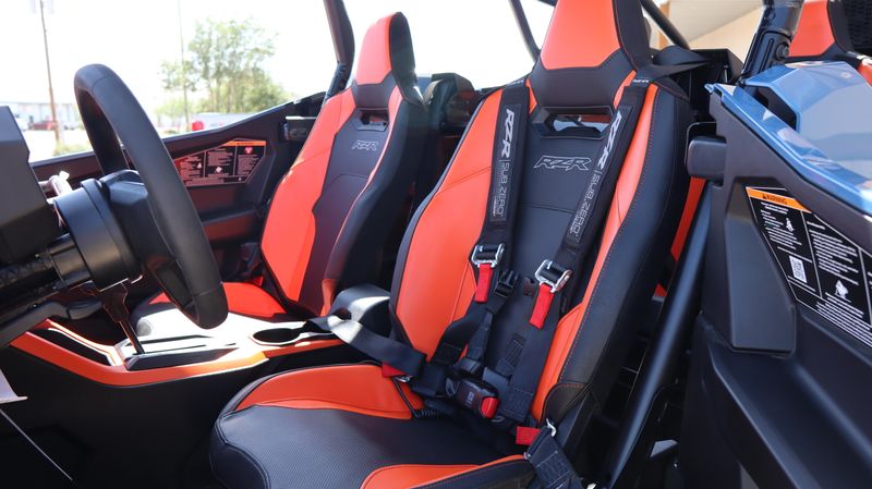 New 2025 Polaris RZR PRO S 4 ULTIMATE ORANGE RUST AND ZENITH BLUE Image 15