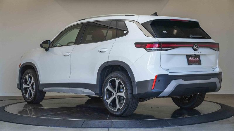 New 2025 Volkswagen Tiguan 2.0T SEImage 2