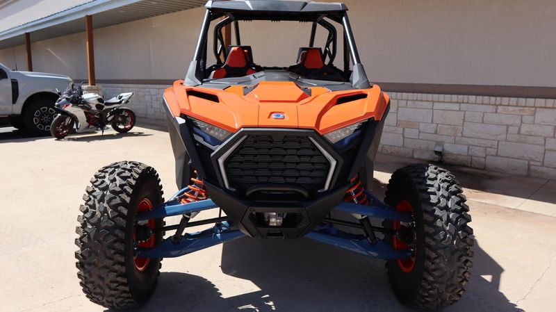 New 2025 Polaris RZR PRO S 4 ULTIMATE ORANGE RUST AND ZENITH BLUE Image 3