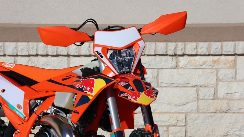 2025 KTM 300 XCW CHAMPION EDITION Image 17