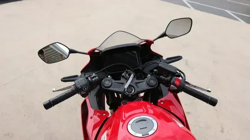 NEW 2025 HONDA CBR500R GRAND PRIX RED Image 15