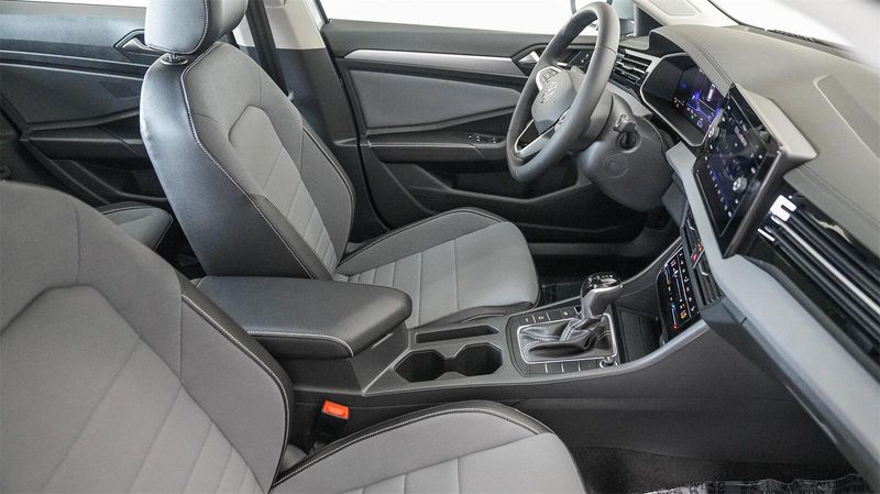 New 2025 Volkswagen Jetta 1.5T SEImage 17