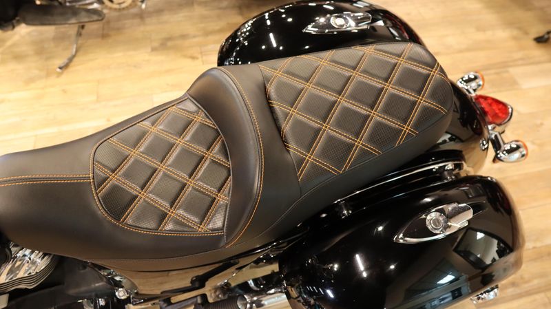 2016 Indian Motorcycle CHIEFTAIN BLACK 49S Base Image 4