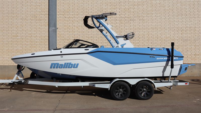 2025 MALIBU WAKESETTER 22 MXZ Image 1