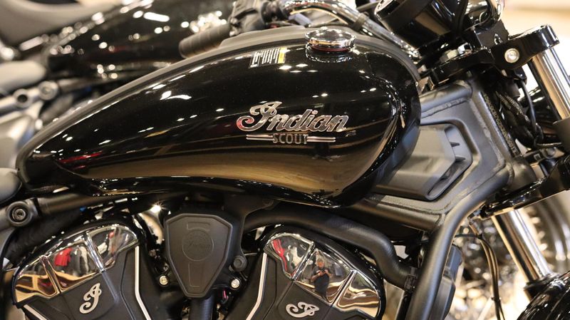 2025 Indian Motorcycle INDIAN SCOUT CLASSIC BLACK METALLICImage 15