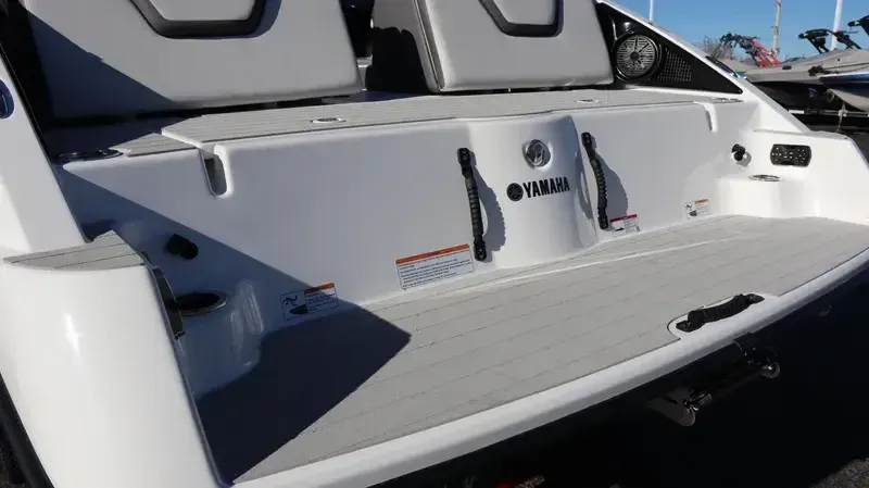 2025 Yamaha AR250 MIST GRAY PAINTED TRAILER Image 9