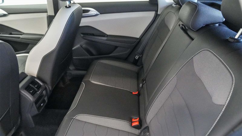New 2025 Volkswagen Taos 1.5T SEImage 18