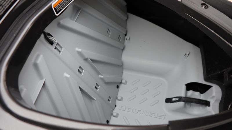 2025 SEADOO GTRX 300 ECLIPSE BLACK AND DEEP MARSALA Image 5